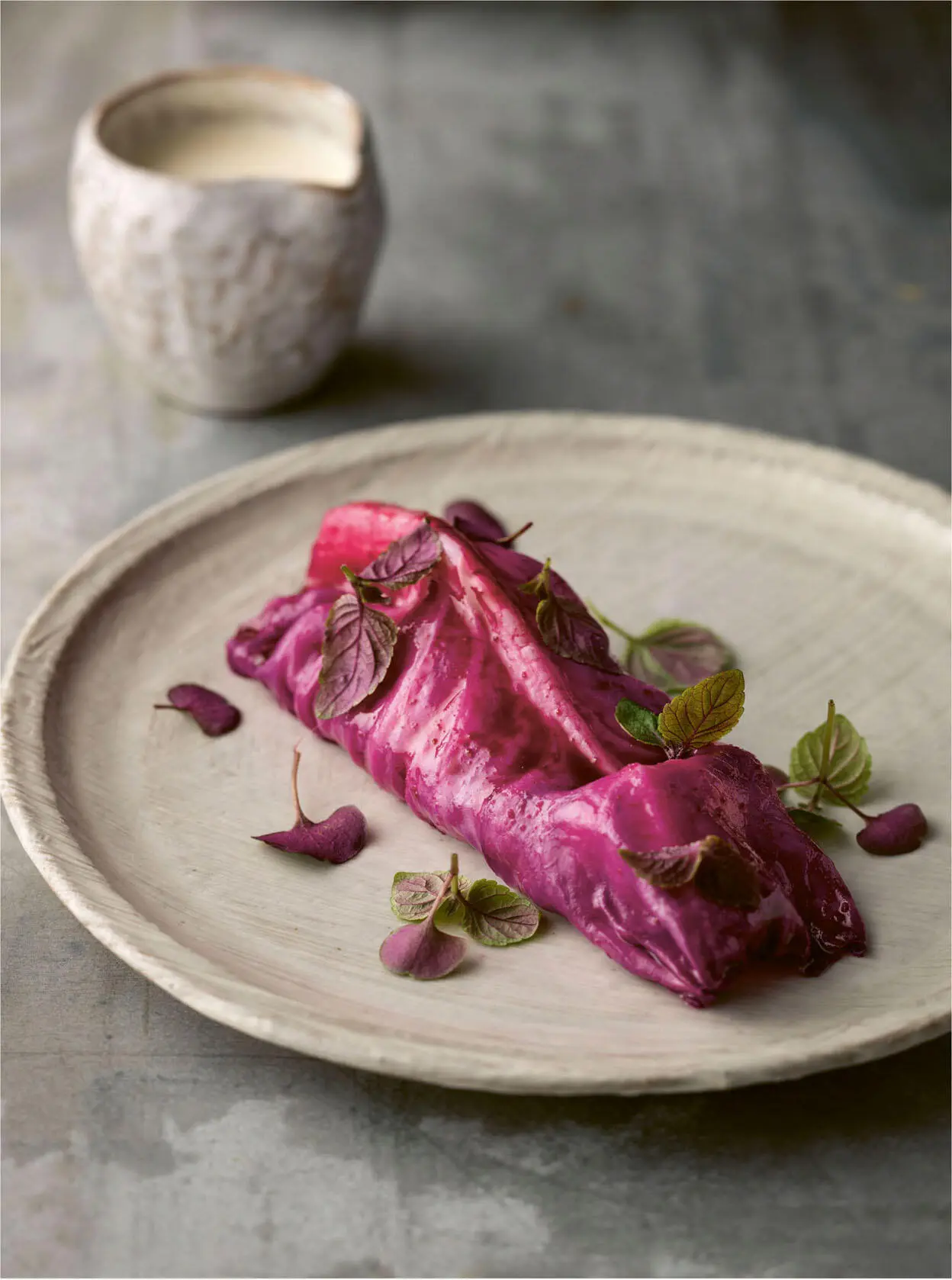 DUNCAN CABBAGE WITH OYSTERS PUFFED PORK AND HYSSOP SAUCE Make sure your - фото 11