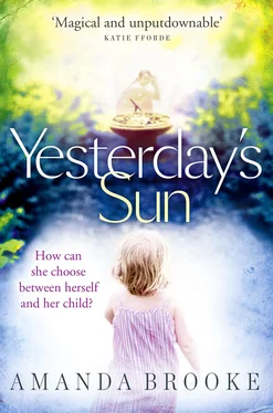 Amanda Brooke Yesterday’s Sun обложка книги