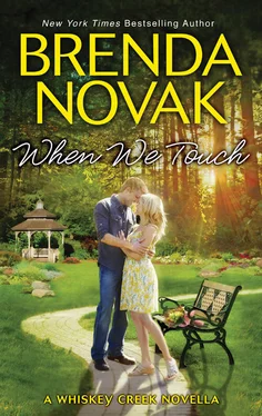 Brenda Novak When We Touch обложка книги
