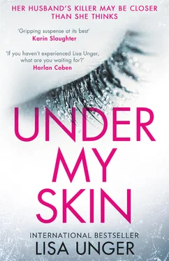 Lisa Unger Under My Skin обложка книги