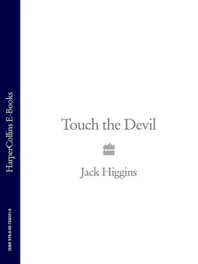 Jack Higgins Touch the Devil обложка книги