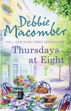 Debbie Macomber Thursdays at Eight обложка книги