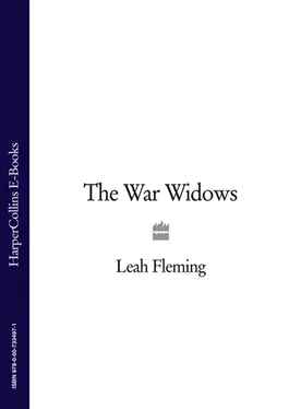 Leah Fleming The War Widows обложка книги