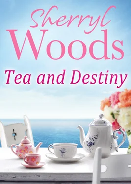Sherryl Woods Tea and Destiny обложка книги