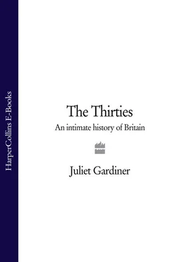 Juliet Gardiner The Thirties: An Intimate History of Britain обложка книги