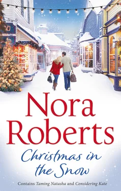 Nora Roberts Christmas In The Snow: Taming Natasha / Considering Kate обложка книги