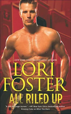 Lori Foster All Riled Up: Trapped! / Riley обложка книги