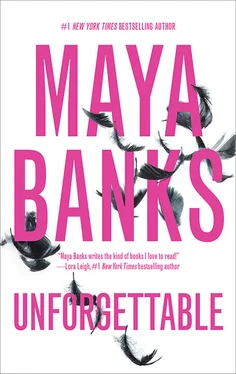 Maya Banks Unforgettable: Enticed by His Forgotten Lover / Wanted by Her Lost Love обложка книги