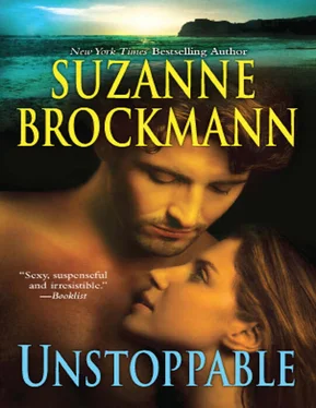 Suzanne Brockmann Unstoppable: Love With The Proper Stranger / Letters To Kelly обложка книги