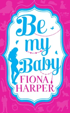 Fiona Harper Be My Baby: Her Parenthood Assignment / Three Weddings and a Baby обложка книги