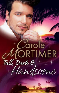 Carole Mortimer Tall, Dark & Handsome: The Infamous Italian's Secret Baby / Pregnant by the Millionaire / Liam's Secret Son обложка книги