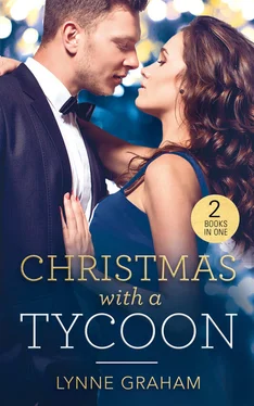 LYNNE GRAHAM Christmas With A Tycoon: The Italian's Christmas Child / The Greek's Christmas Bride обложка книги