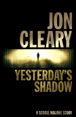 Jon Cleary Yesterday’s Shadow обложка книги