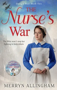 Merryn Allingham The Nurse's War обложка книги