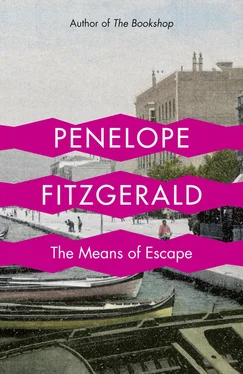 Penelope Fitzgerald The Means of Escape обложка книги