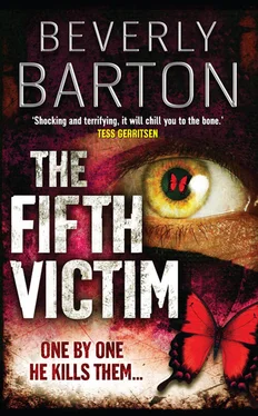 BEVERLY BARTON The Fifth Victim обложка книги