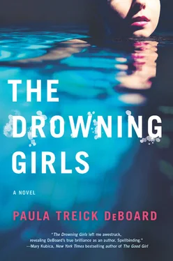 Paula DeBoard The Drowning Girls обложка книги
