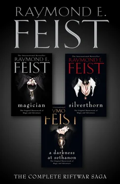 Raymond E. Feist The Complete Riftwar Saga Trilogy: Magician, Silverthorn, A Darkness at Sethanon обложка книги
