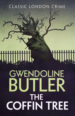 Gwendoline Butler The Coffin Tree обложка книги