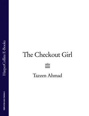 Tazeen Ahmad The Checkout Girl обложка книги