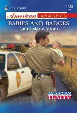 Laura Altom Babies and Badges обложка книги