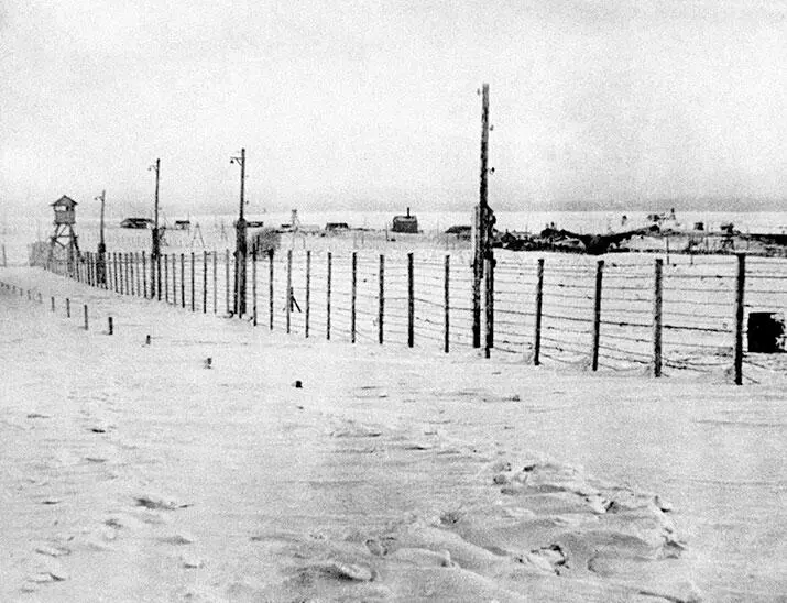 Жилая зона исправительнотрудового лагеря 193040е гг Снимок из - фото 3