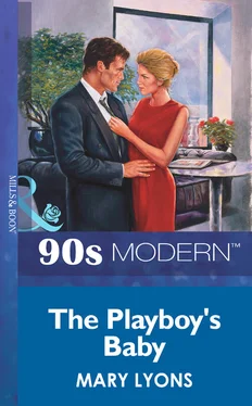 Mary Lyons The Playboy's Baby обложка книги