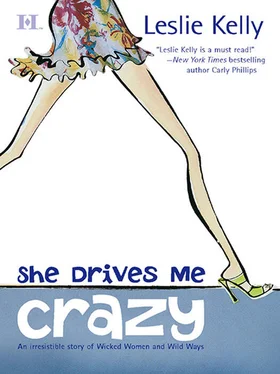 Leslie Kelly She Drives Me Crazy обложка книги
