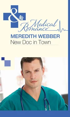 Meredith Webber New Doc in Town