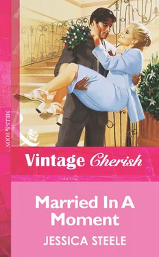 Jessica Steele Married In A Moment обложка книги