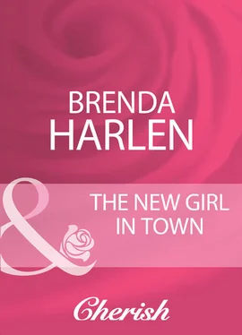 Brenda Harlen The New Girl In Town обложка книги