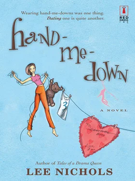 Lee Nichols Hand-Me-Down обложка книги