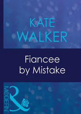 Kate Walker Fiancee By Mistake обложка книги