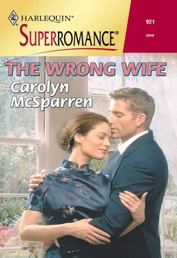 Carolyn McSparren The Wrong Wife обложка книги