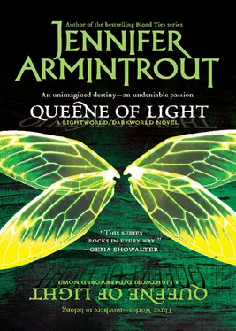 Jennifer Armintrout Queene Of Light обложка книги