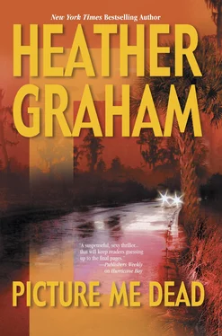 Heather Graham Picture Me Dead обложка книги