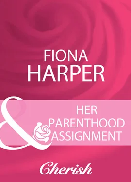 Fiona Harper Her Parenthood Assignment обложка книги