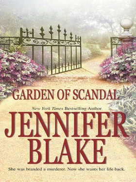 Jennifer Blake Garden Of Scandal обложка книги