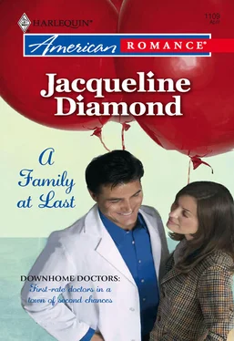 Jacqueline Diamond A Family at Last обложка книги