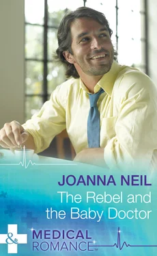 Joanna Neil The Rebel and the Baby Doctor обложка книги