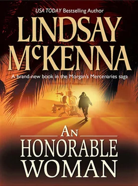 Lindsay McKenna An Honorable Woman обложка книги