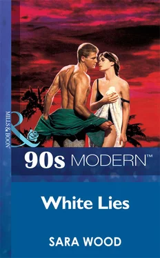 SARA WOOD White Lies обложка книги