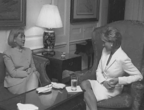 Встреча принцессы Дианы с Хиллари Клинтон 18 июня 1997 г Посещение пациентов - фото 21