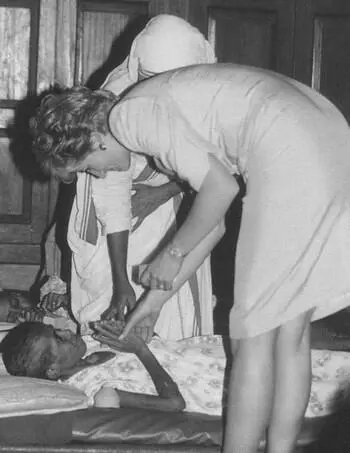 Посещение пациентов хосписа матери Терезы Индия Калькутта 1992 г Принцесса - фото 22