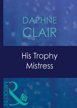 Daphne Clair His Trophy Mistress обложка книги