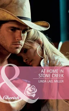 Linda Miller At Home in Stone Creek обложка книги