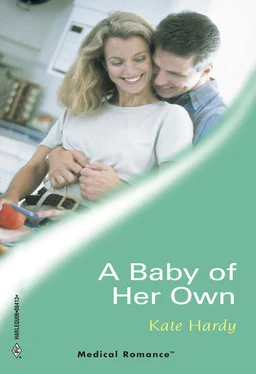 Kate Hardy A Baby Of Her Own обложка книги