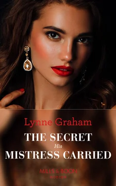 LYNNE GRAHAM The Secret His Mistress Carried обложка книги