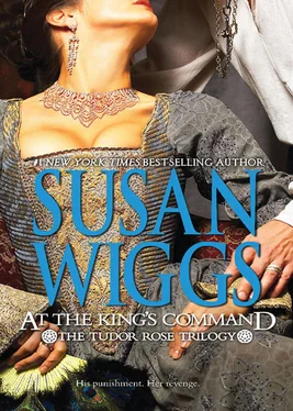 Susan Wiggs At The King's Command обложка книги