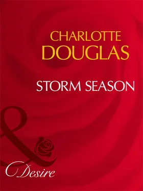 Charlotte Douglas Storm Season обложка книги